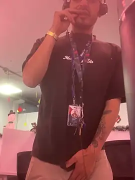 malek xarx  online show from December 2, 3:48 pm