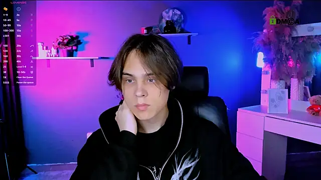 Snapshot of karl_mans chatting on October 9, 5:23 am karl mans online show from October 9, 5:23 am