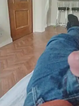 LeoMaduroSP online show from November 17, 8:45 pm