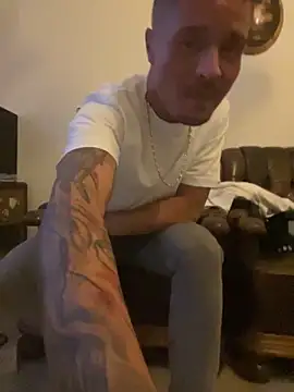 Snapshot of OfferedTearing chatting on September 27, 5:11 pm OfferedTearing online show from September 27, 5:11 pm