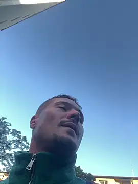 Snapshot of OfferedTearing chatting on September 23, 5:40 am OfferedTearing online show from September 23, 5:40 am