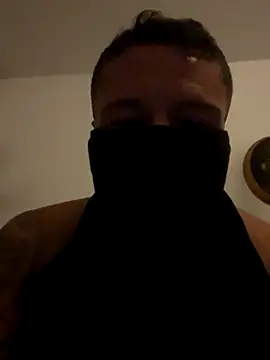 Snapshot of OfferedTearing chatting on October 27, 9:28 pm OfferedTearing online show from October 27, 9:28 pm