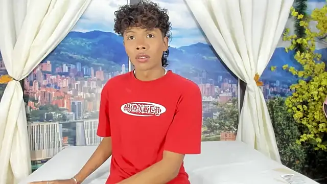 MilthonDelis online show from January 13, 4:39 am