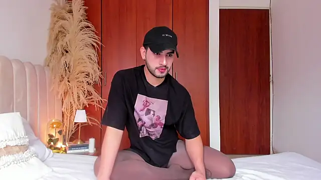 Snapshot of Dark_beauty2 chatting on September 11, 7:46 pm Dark beauty2 online show from September 11, 7:46 pm