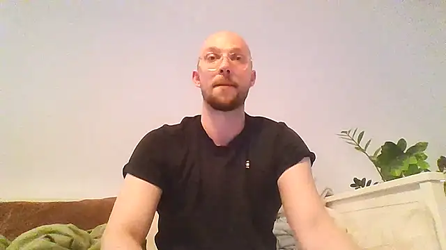 Mrlarox online show from April 13, 5:24 pm