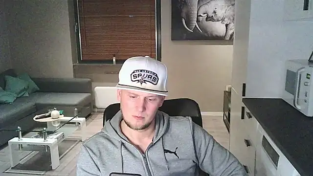 Dartanjanas13 online show from October 10, 8:45 pm