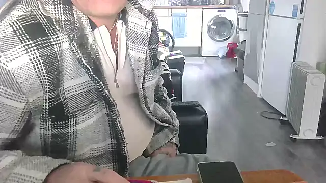 hefin18 online show from January 24, 1:57 pm