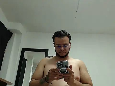 cloudsxxx online show from January 7, 12:59 am