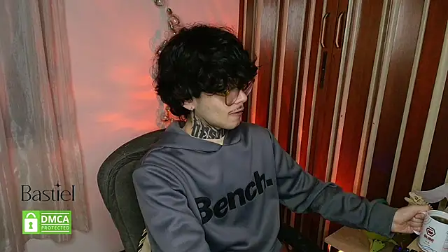 Mihail leroy online show from October 8, 3:11 am