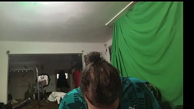 MasterDaddyCool online show from March 6, 8:17 pm