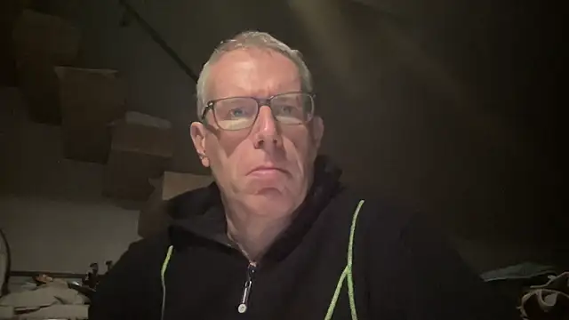 Snapshot of choupipat1 chatting on October 6, 10:47 pm choupipat1 online show from October 6, 10:47 pm