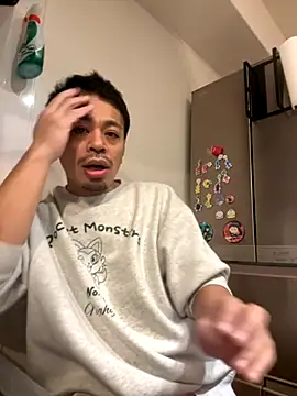 muut1215 online show from November 18, 6:11 pm