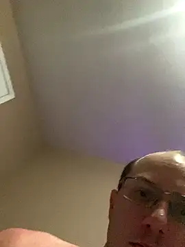 Travis746 online show from October 4, 9:19 pm