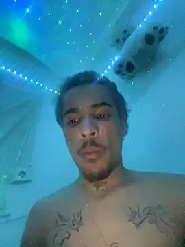 Snapshot of luluycoco chatting on October 23, 12:36 am luluycoco online show from October 23, 12:36 am