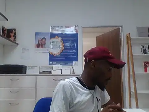 Snapshot of TPNUTS chatting on October 10, 10:53 am TPNUTS online show from October 10, 10:53 am