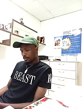 Snapshot of TPNUTS chatting on September 15, 11:00 am TPNUTS online show from September 15, 11:00 am