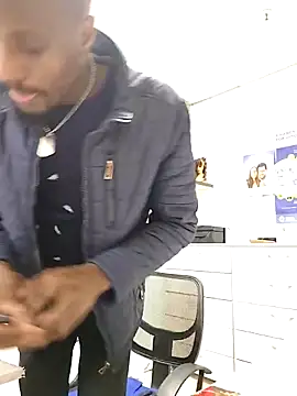 Snapshot of TPNUTS chatting on October 21, 1:47 pm TPNUTS online show from October 21, 1:47 pm