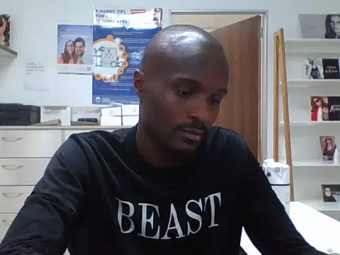 Snapshot of TPNUTS chatting on October 1, 11:47 am TPNUTS online show from October 1, 11:47 am