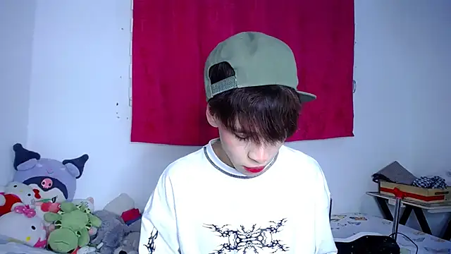 lucky stricke online show from November 14, 4:15 am