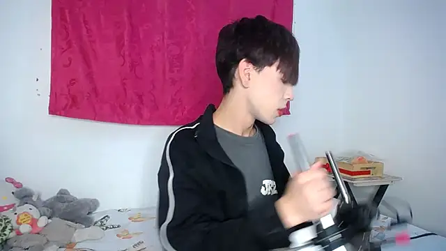 lucky stricke online show from November 11, 3:44 am