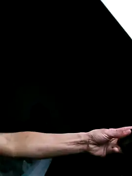 Snapshot of Batm01 chatting on September 16, 2:12 am Batm01 online show from September 16, 2:12 am