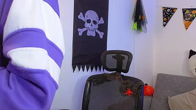 yulian vasquez online show from October 25, 12:18 pm