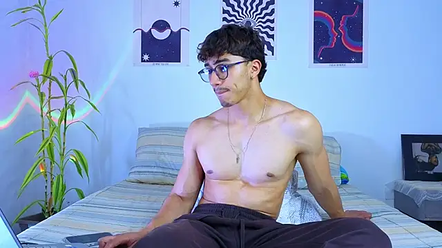 LatinReall online show from September 22, 9:25 pm