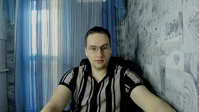 romiosabrino online show from February 3, 12:10 pm