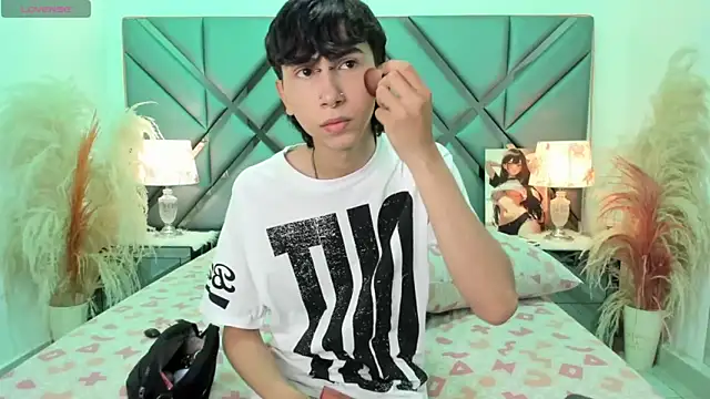 Milan LewisS online show from April 16, 12:38 pm