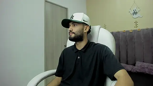 Ryan Jackson  online show from October 27, 10:45 pm