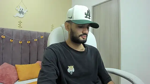 Ryan Jackson  online show from October 13, 10:49 pm