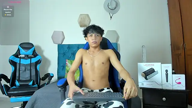  taylor black online show from September 22, 11:37 pm