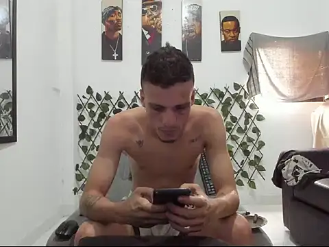 Latins Boss online show from April 1, 8:06 pm