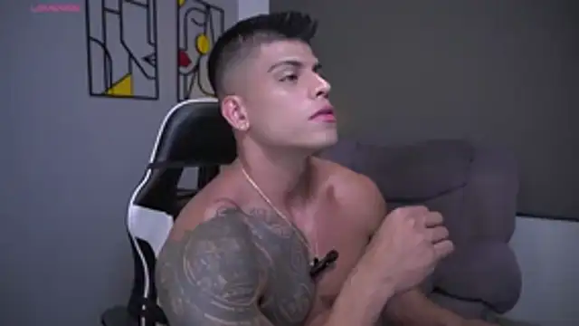 tyler muscle1 online show from April 15, 4:12 am