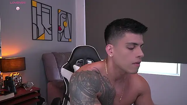 tyler muscle1 online show from February 5, 4:36 pm