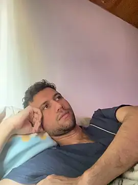 Michaell Spinelly online show from November 17, 7:28 pm