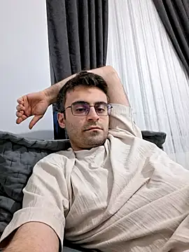 Obstacless online show from February 24, 8:42 pm