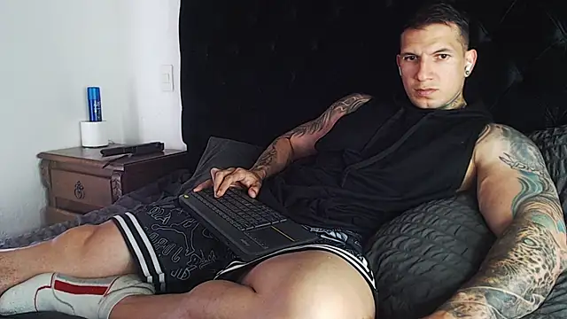 Shane Clay online show from April 6, 6:31 pm