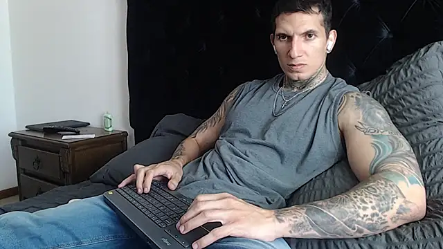 Shane Clay online show from January 5, 6:11 pm