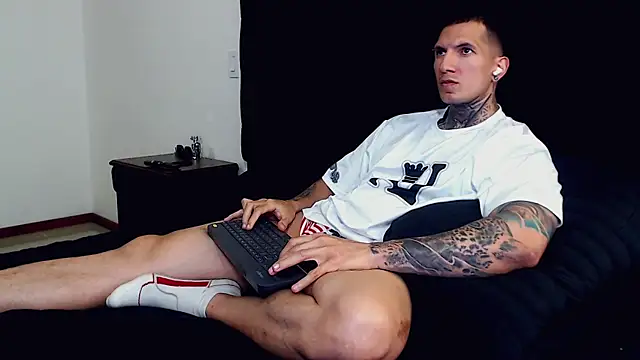 Shane Clay online show from October 6, 9:30 pm