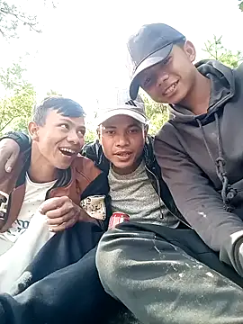 Snapshot of zebba12 chatting on October 25, 6:48 am zebba12 online show from October 25, 6:48 am