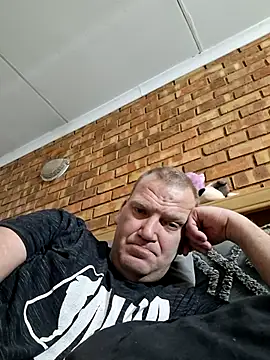 wallacelegend online show from September 25, 5:39 am