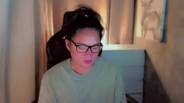 kaicromwell  online show from October 23, 7:56 am