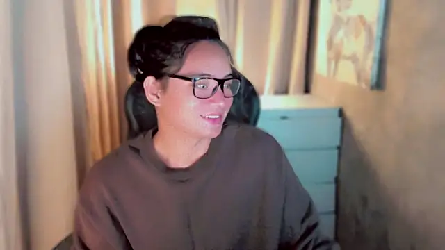 kaicromwell  online show from September 10, 5:28 am