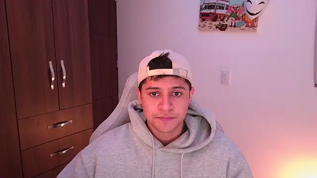 domsantiago  online show from November 9, 1:31 am