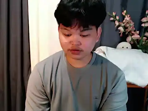 Reynelcock online show from April 3, 9:39 am