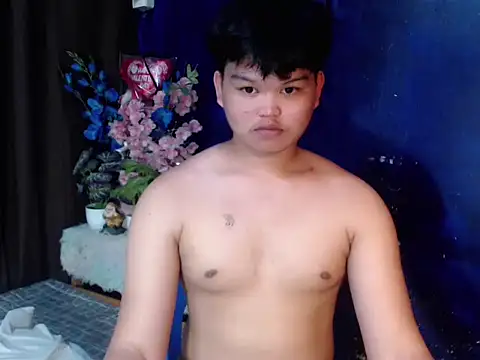 Reynelcock online show from March 6, 6:49 pm