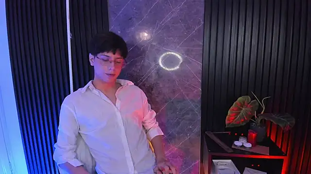 luixdust  online show from November 27, 5:22 am