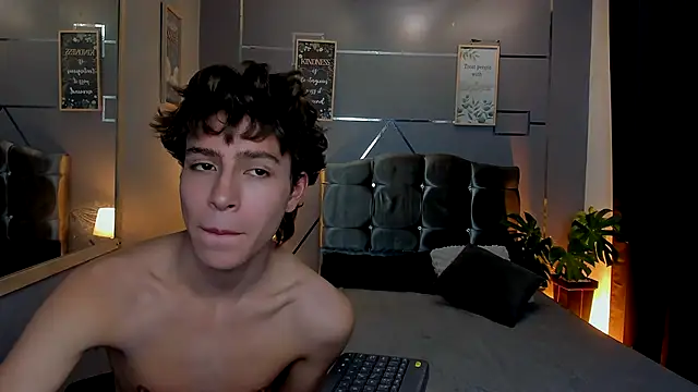 Christopher 77 online show from October 17, 1:48 pm