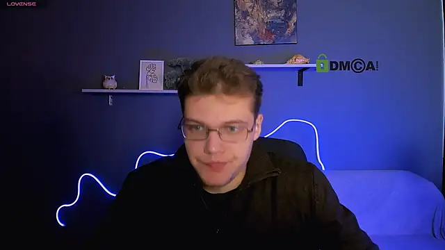Snapshot of lucas_long_ chatting on October 13, 12:33 pm lucas long  online show from October 13, 12:33 pm